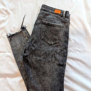 Black Ankle Cut Leg Jeans
